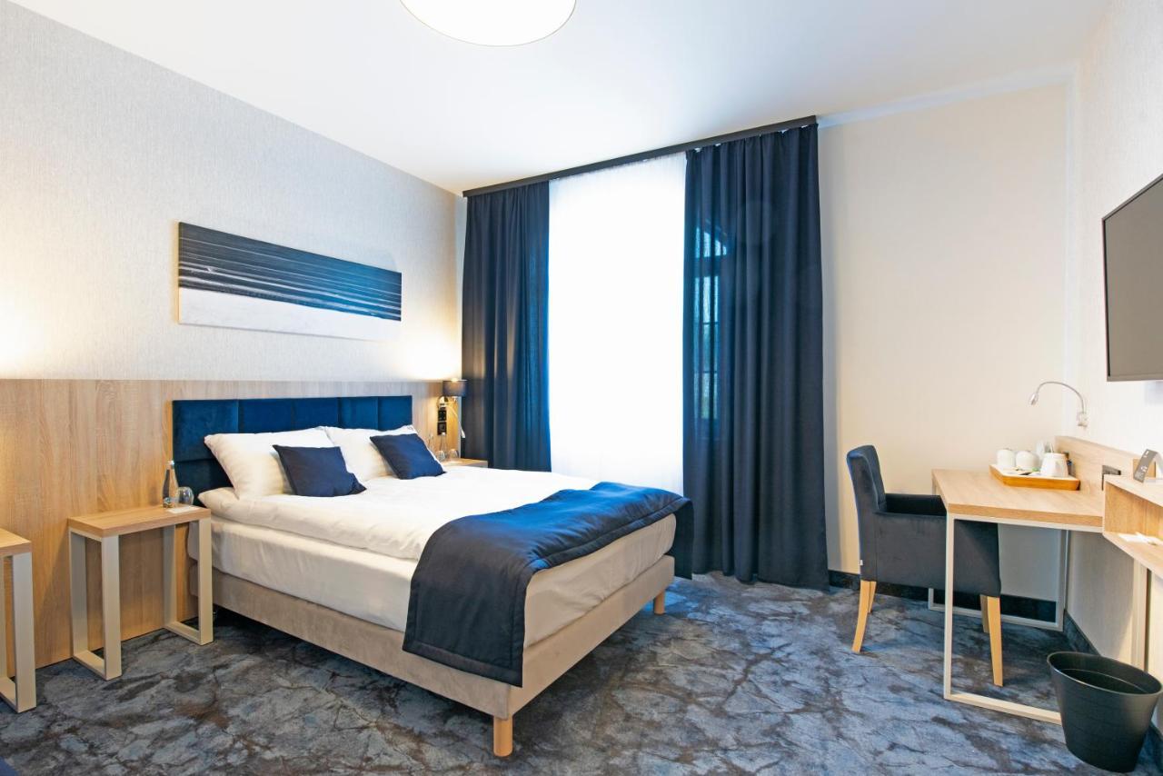 Ignasiak Hotel Вжесня Экстерьер фото