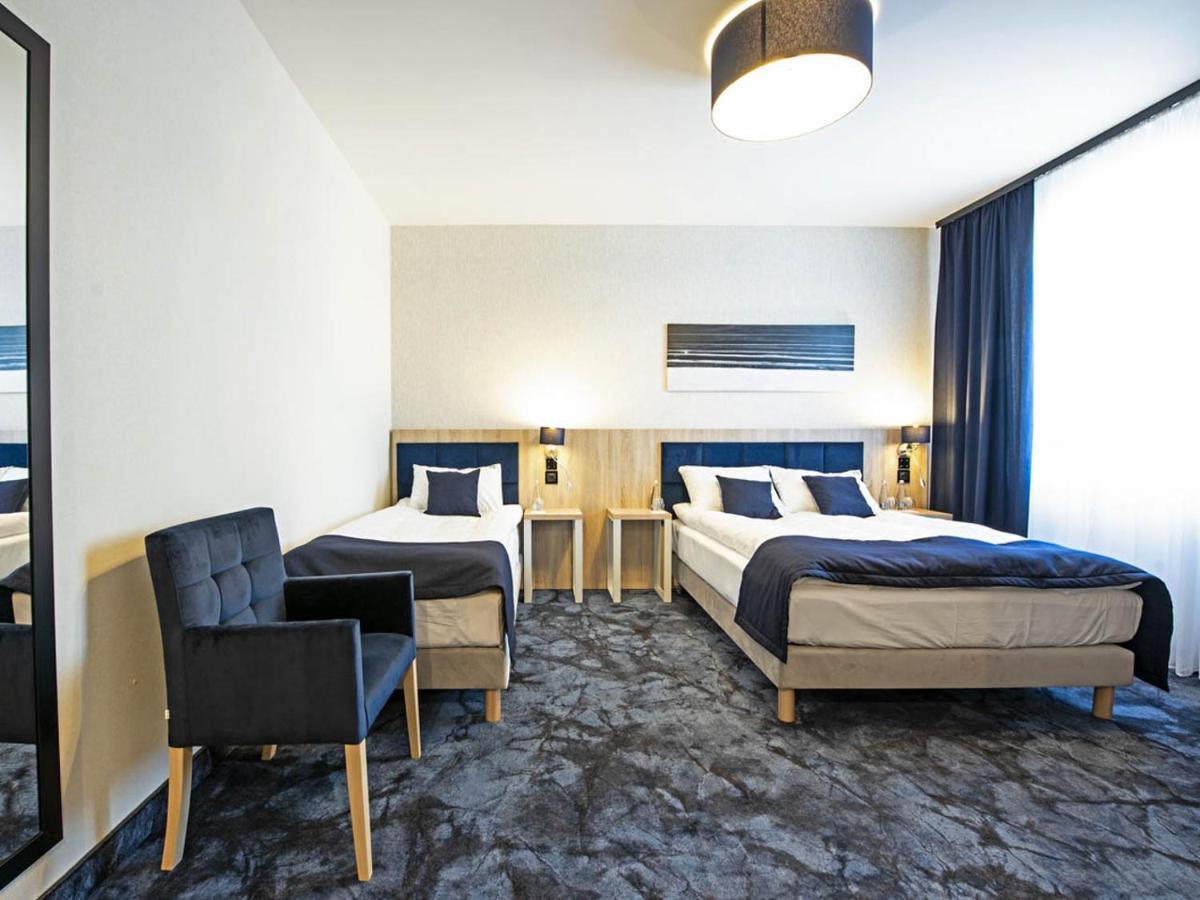 Ignasiak Hotel Вжесня Экстерьер фото