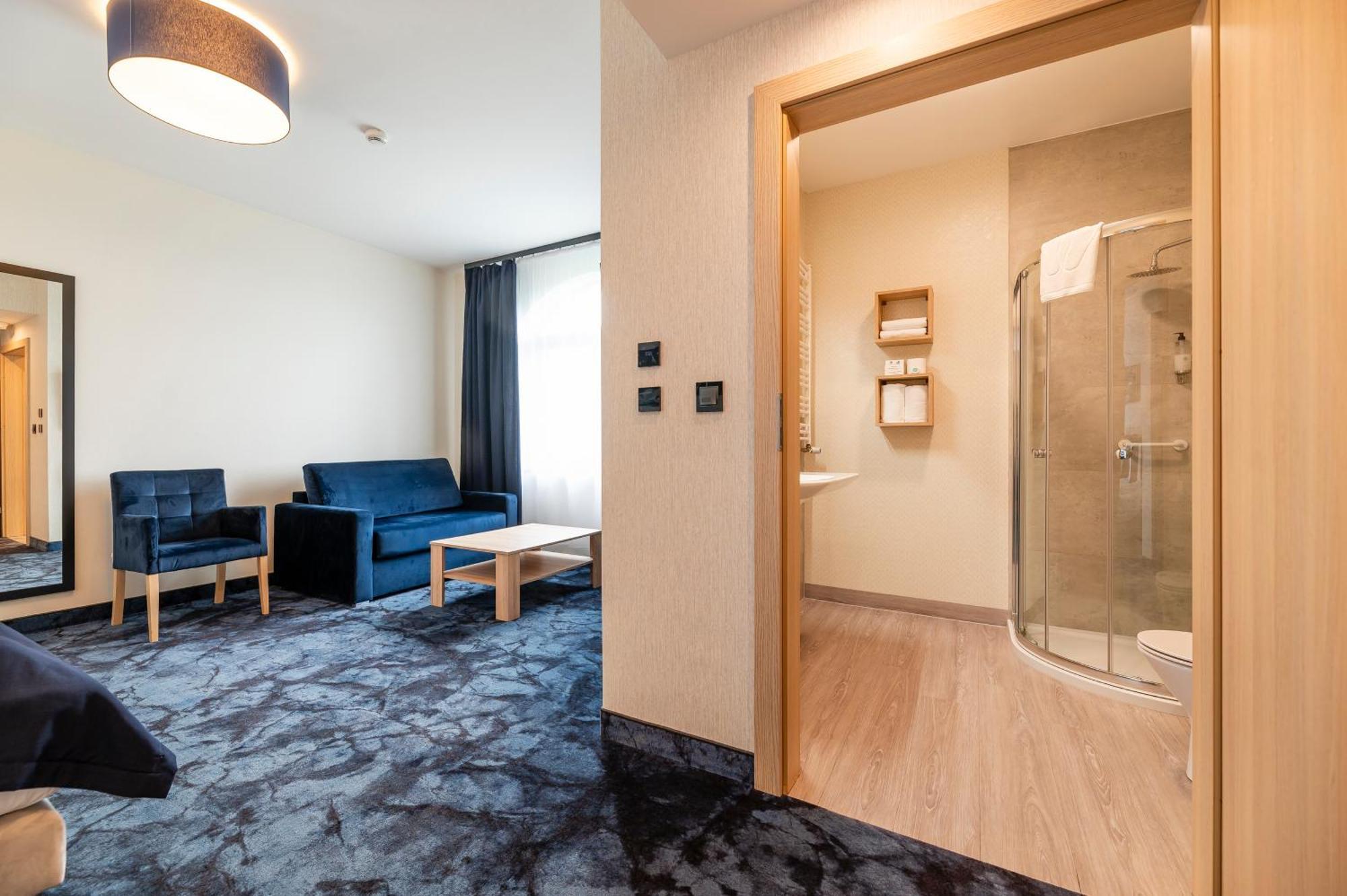 Ignasiak Hotel Вжесня Экстерьер фото