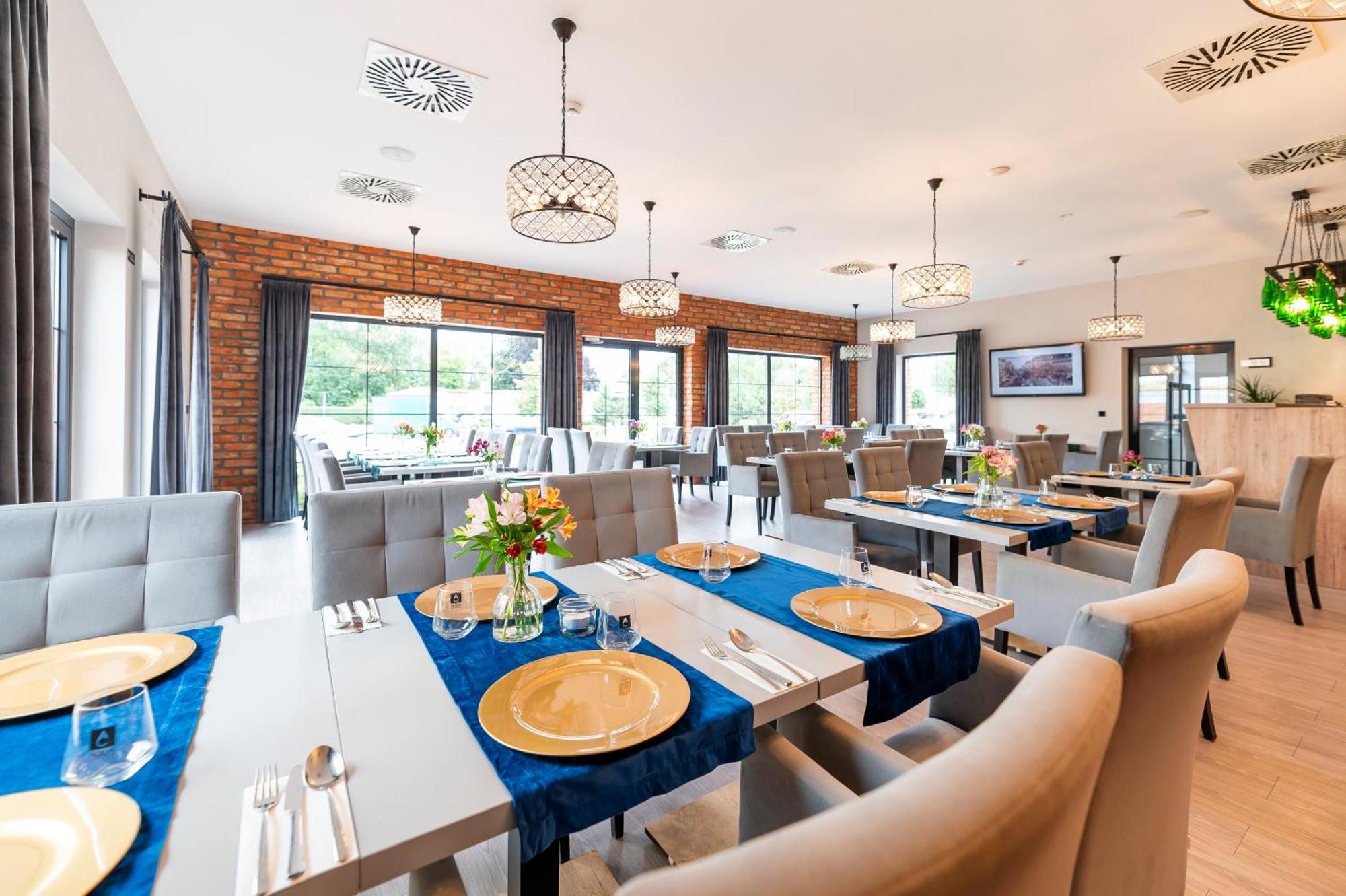Ignasiak Hotel Вжесня Экстерьер фото