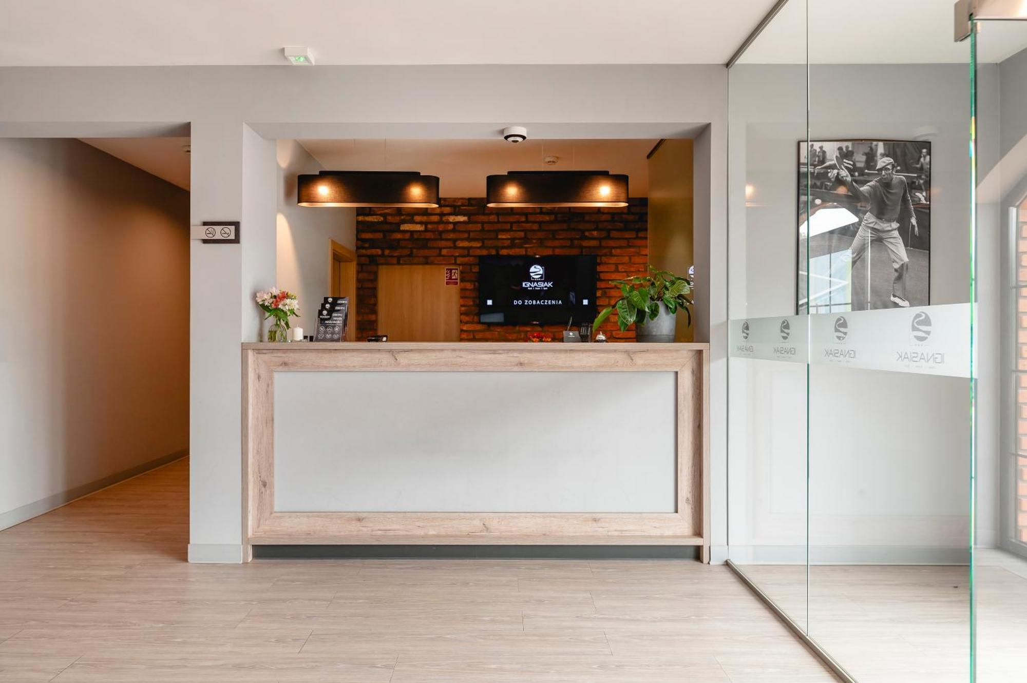Ignasiak Hotel Вжесня Экстерьер фото