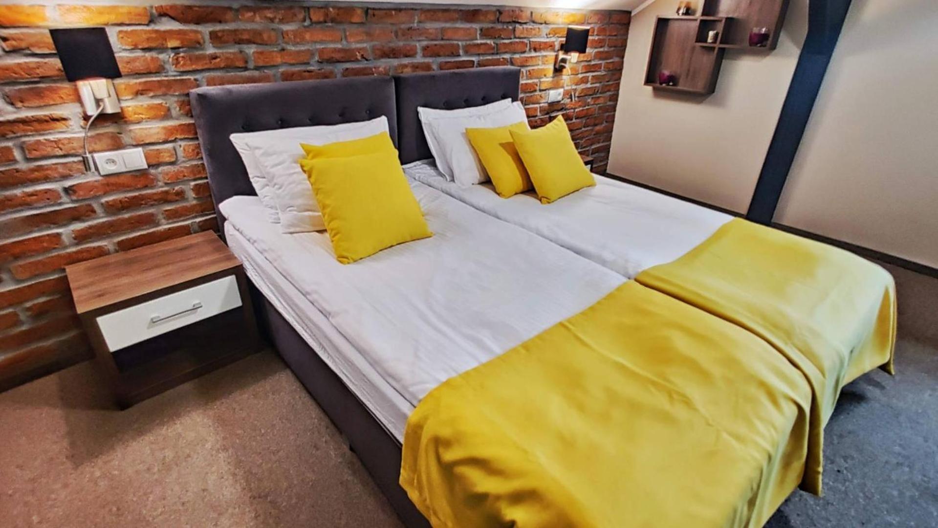 Ignasiak Hotel Вжесня Экстерьер фото