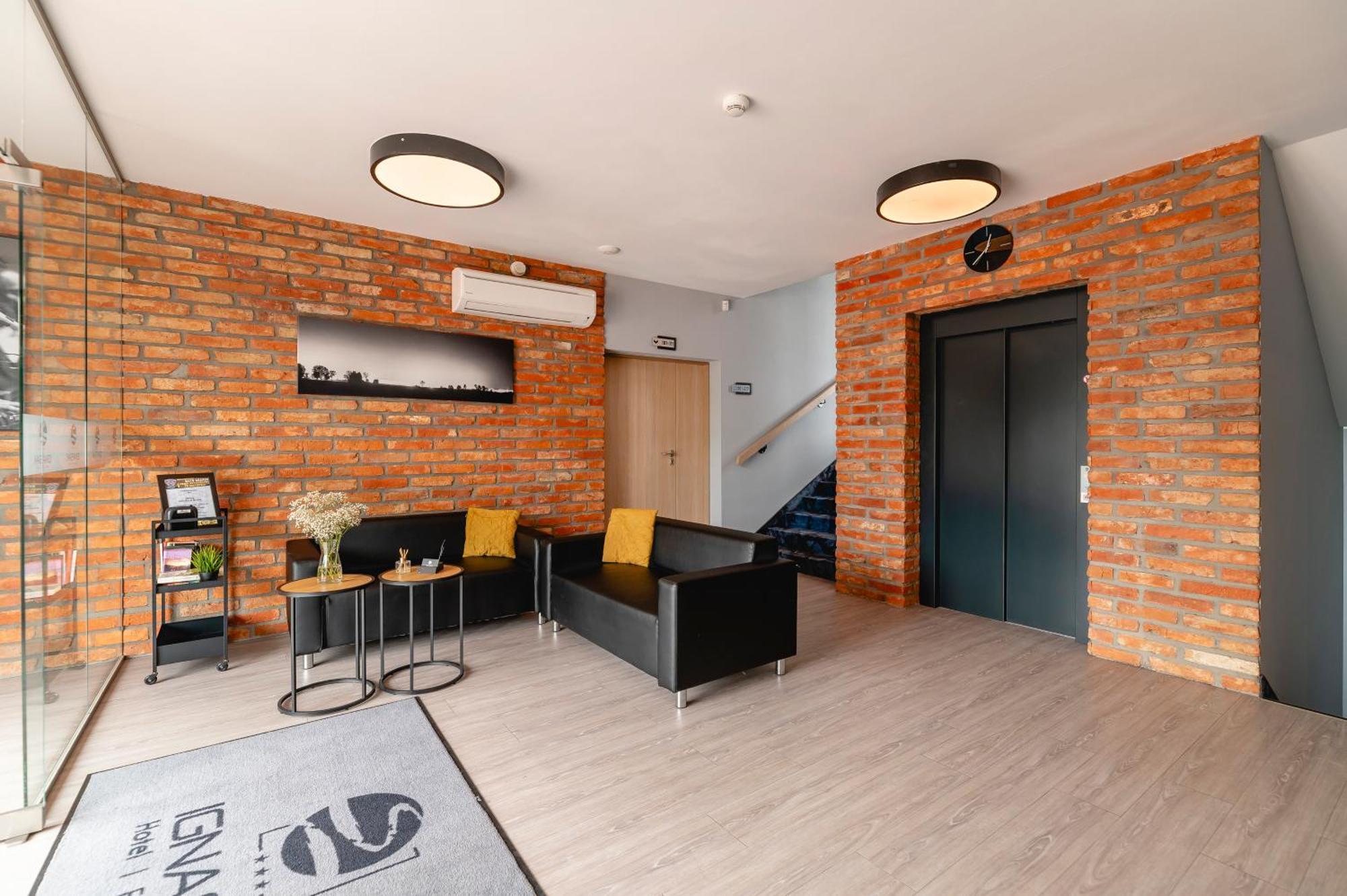 Ignasiak Hotel Вжесня Экстерьер фото