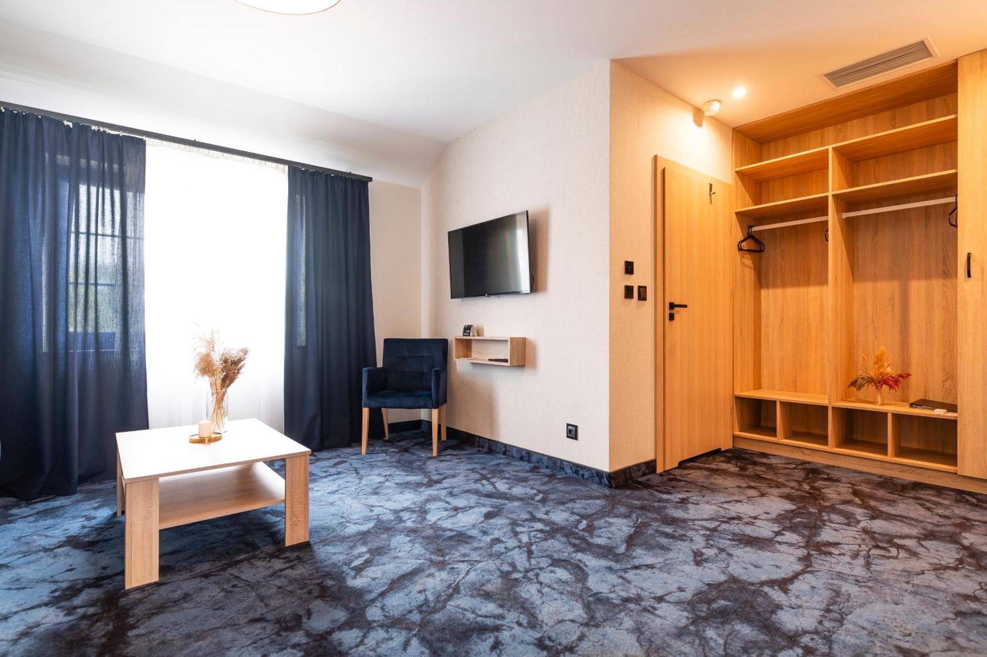 Ignasiak Hotel Вжесня Экстерьер фото