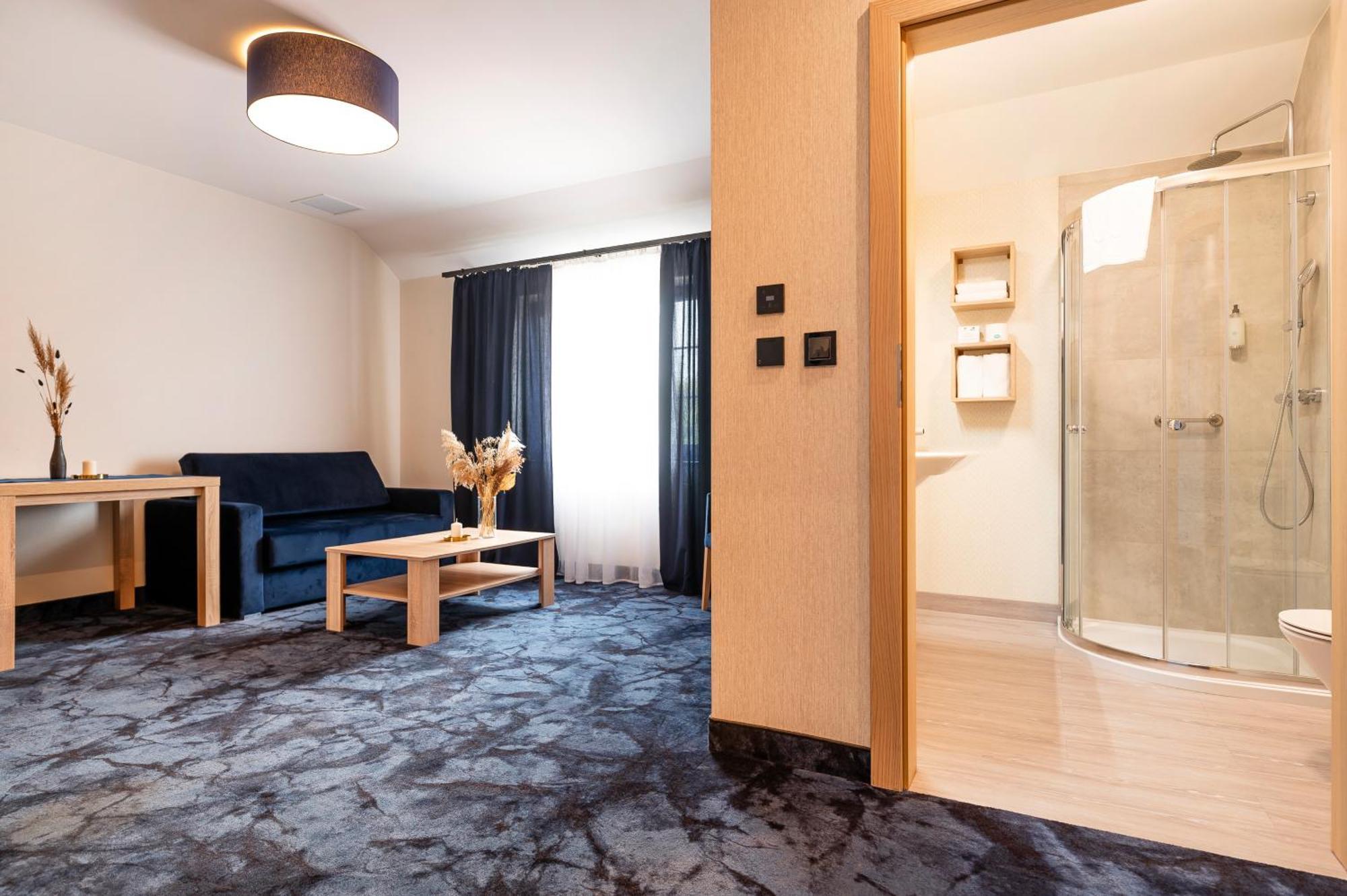 Ignasiak Hotel Вжесня Экстерьер фото
