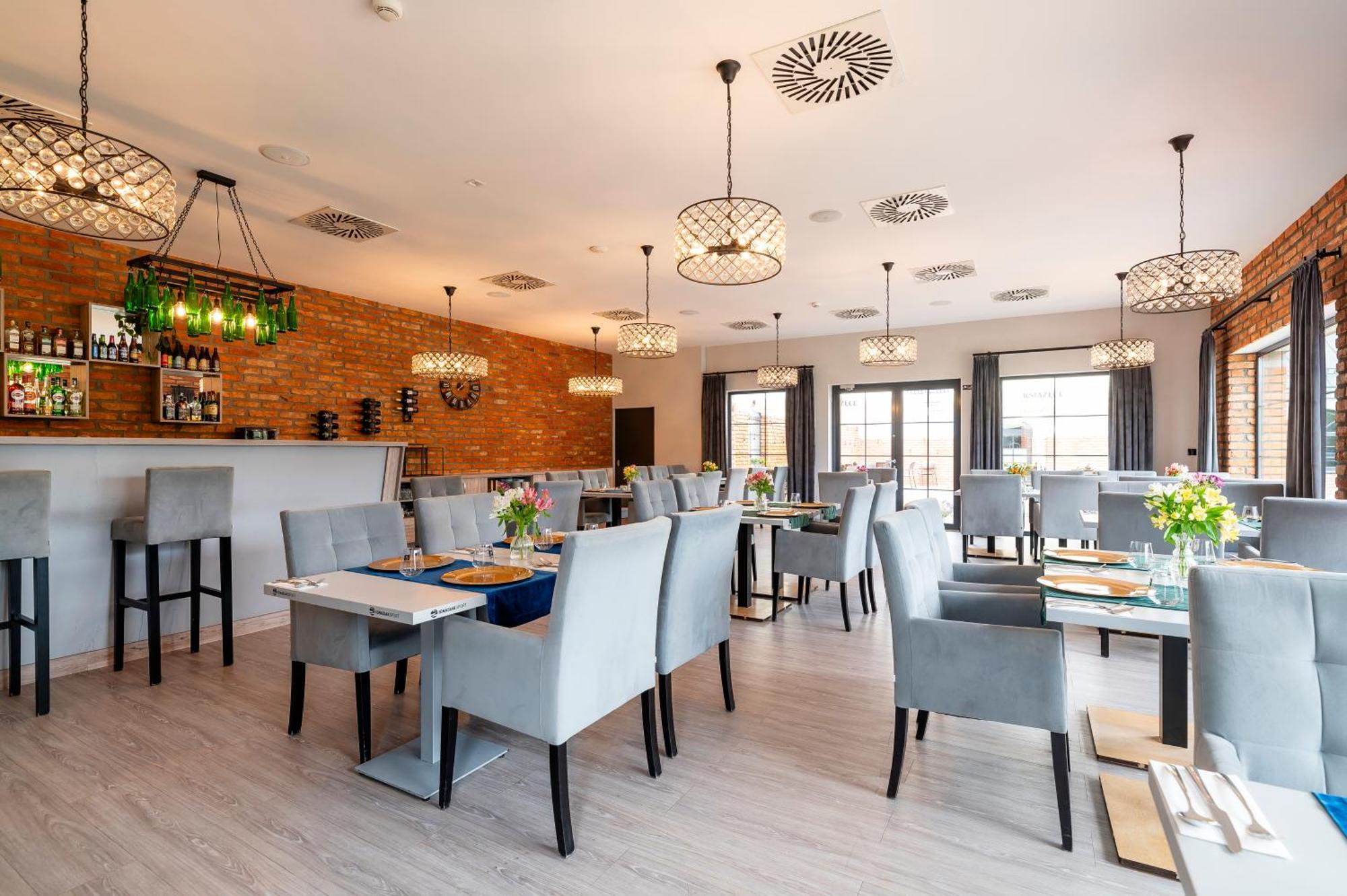 Ignasiak Hotel Вжесня Экстерьер фото