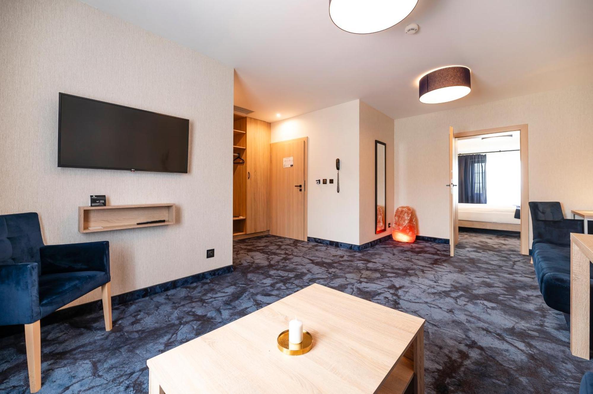 Ignasiak Hotel Вжесня Экстерьер фото
