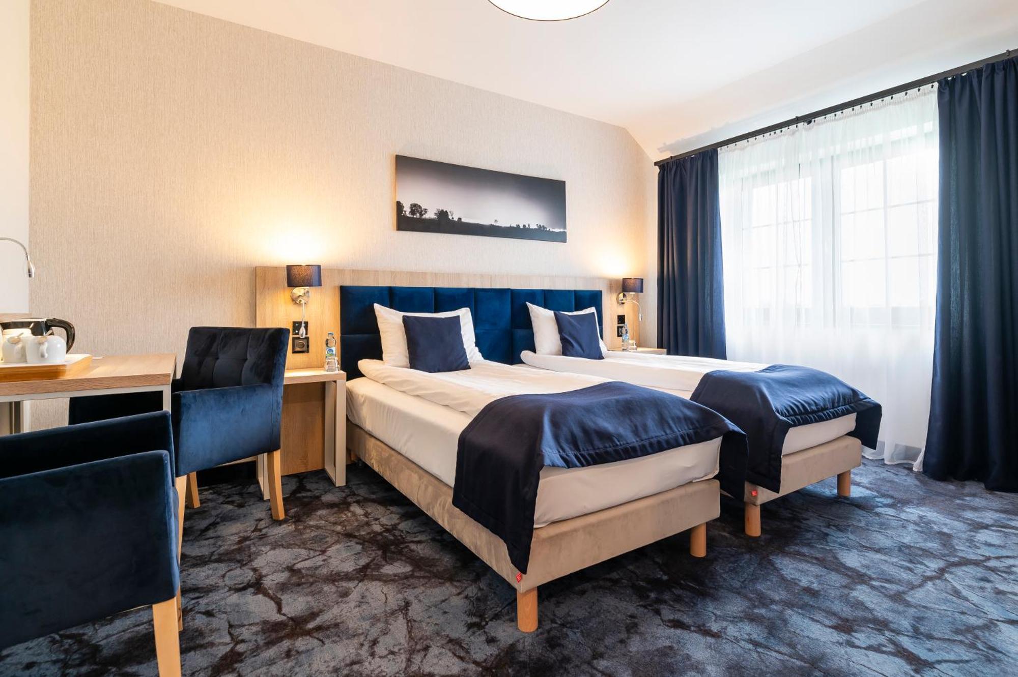 Ignasiak Hotel Вжесня Экстерьер фото