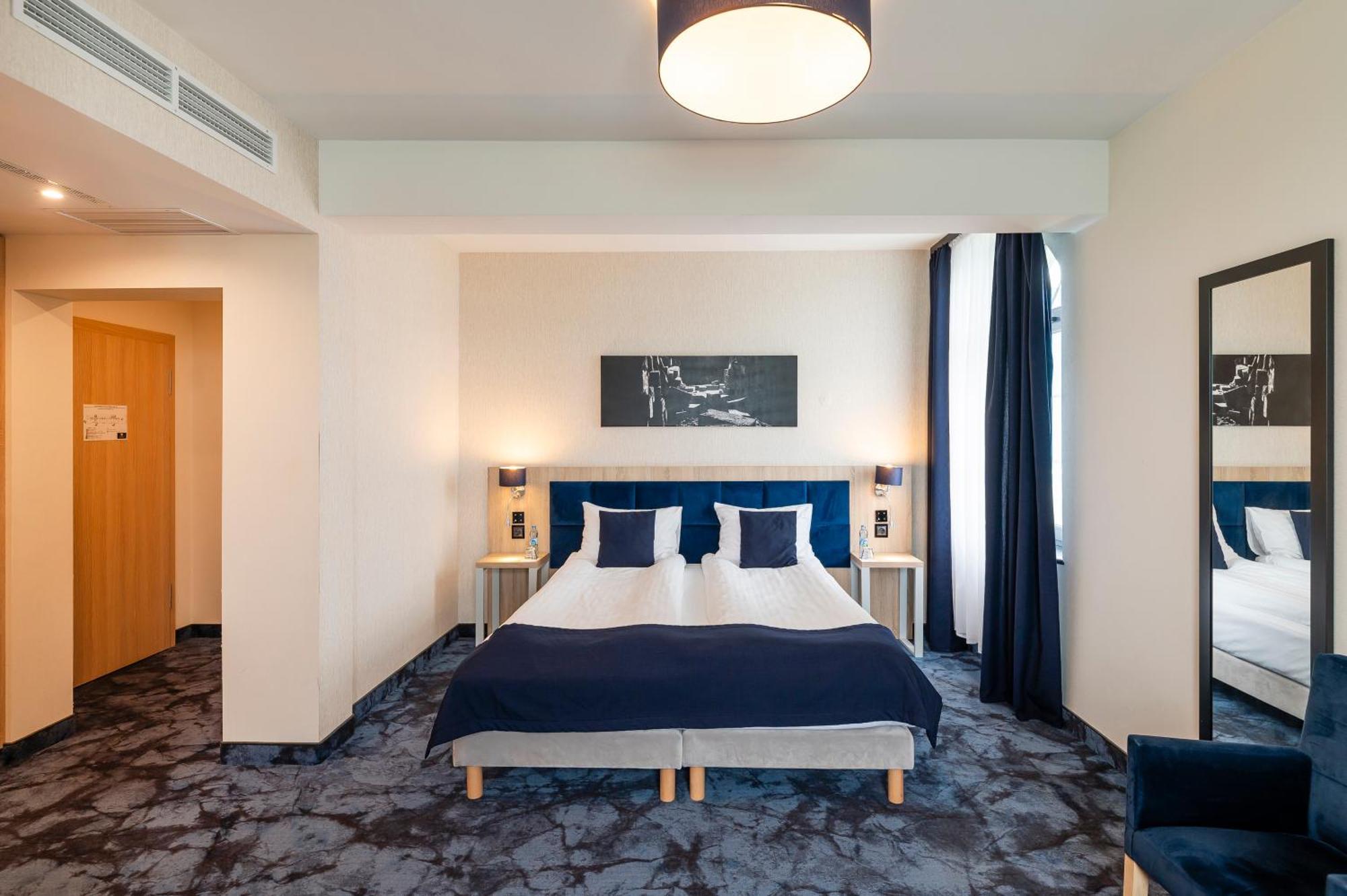 Ignasiak Hotel Вжесня Экстерьер фото